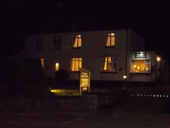 Esterni - Penarth Guest House on an autumn evening - what to look for when it's dark!