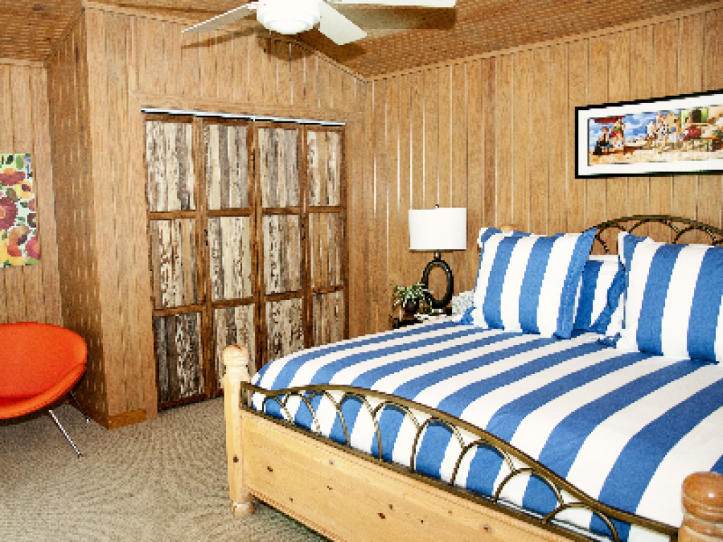 The Poolside Cabana - Breakfast Included