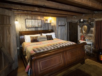The Cabin is built from original timbers dating to the 1700s, using period construction techniques.  This pet-friendly room has its own private entry.