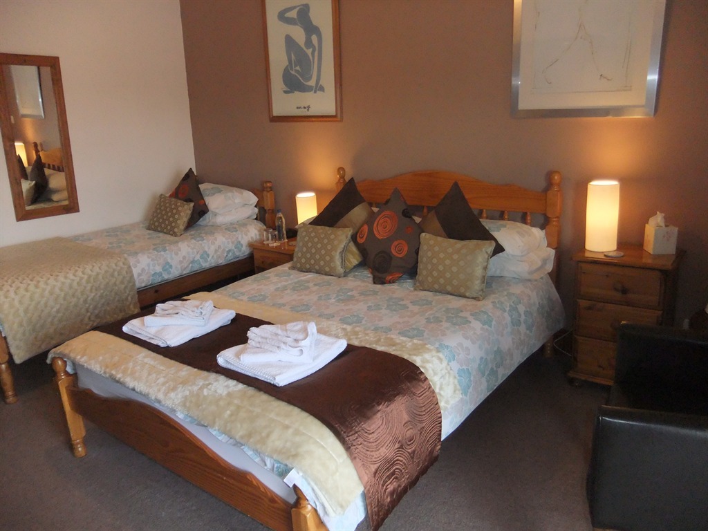 Triple room-Family-Ensuite-(2 Adults & 1 Child)