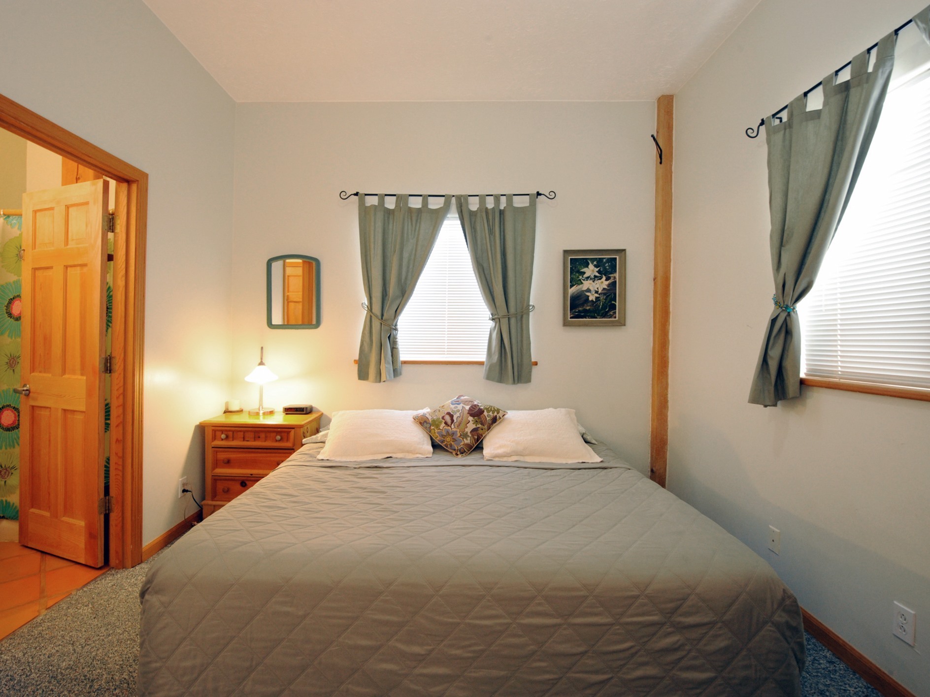 Wagon room - King bed, private en-suite bath