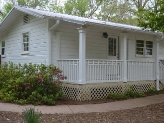 Cottage-Private Bathroom-Cottage G - Base Rate