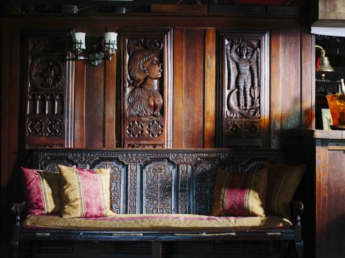 Panelling in the Top Bar