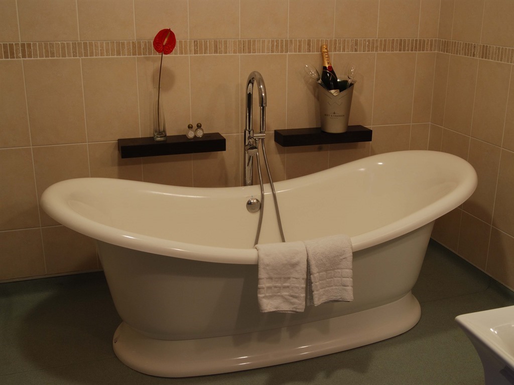 Double room-Superior-Ensuite with Shower - Base Rate