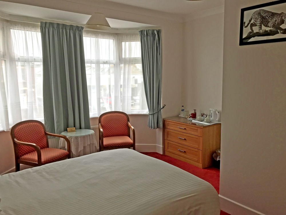 Merton House Worthing United Kingdom Toproomscom