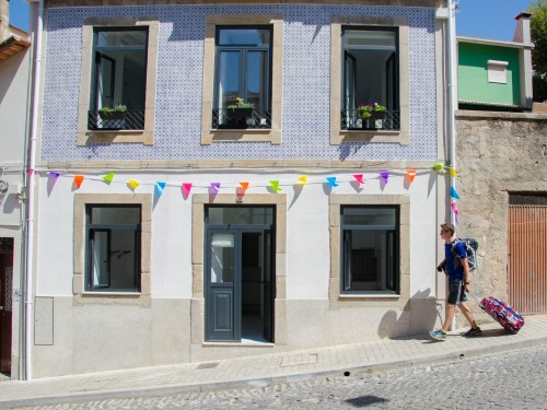 Votre studio est situé au rez-de-chaussée de cette authentique maison portugaise de 1893.