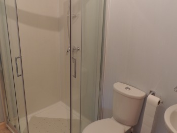 Balmenach (double room) en suite shower room