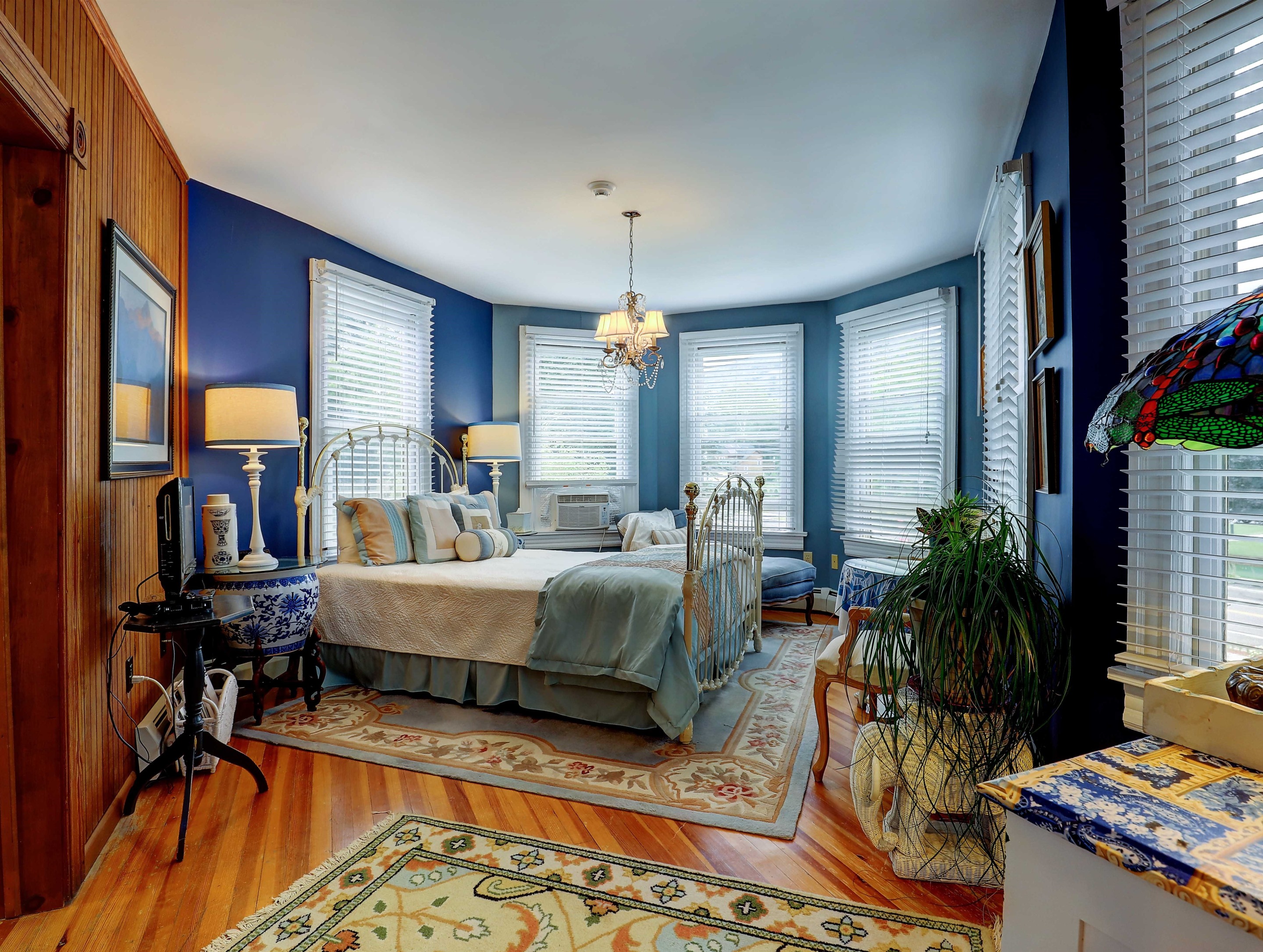 Double room-Ensuite with Bath-Queen-Mountain View-Gazebo - Base Rate