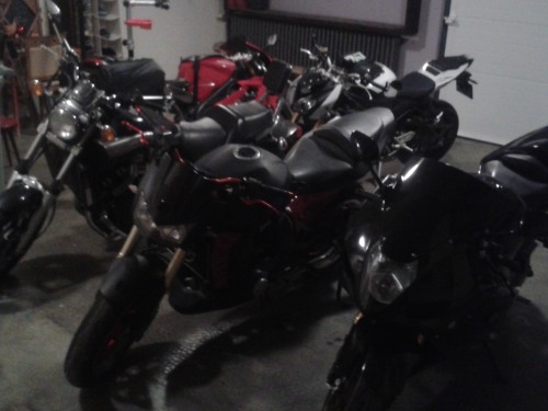 garage à motos et vélos