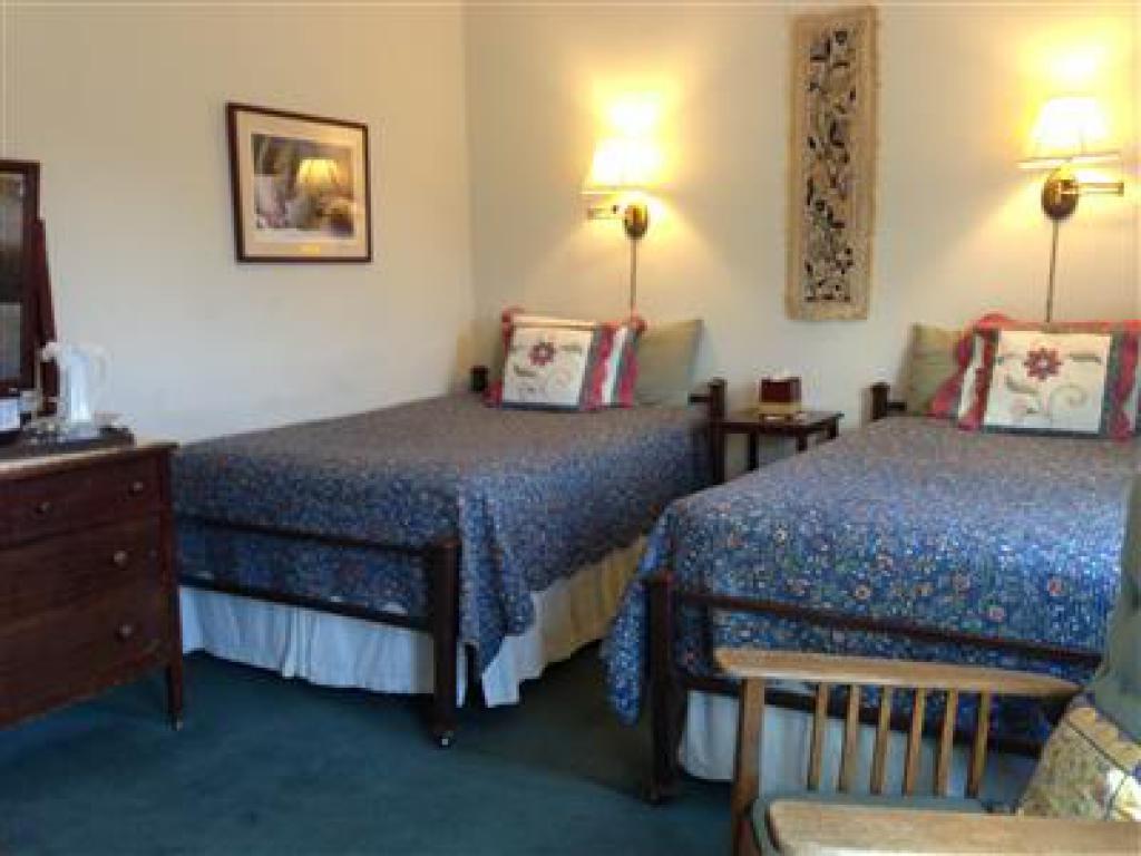 Quad room-Private Bathroom-Premium-No view-B&B Room 109 - California