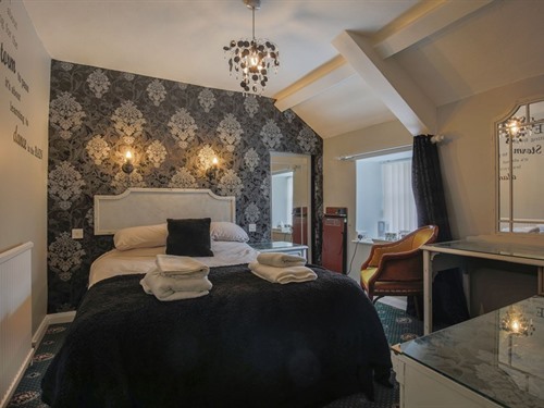 Double room-Standard-Ensuite with Bath-Street View - Bed and Breakfast