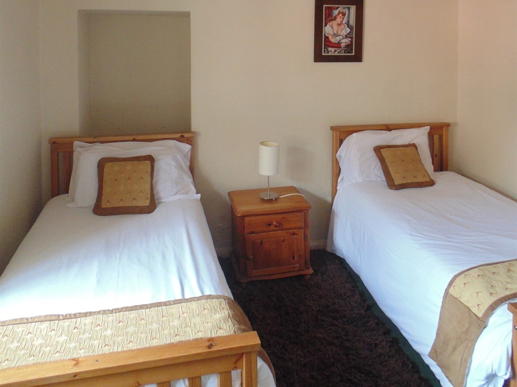 Family suite (two adjoining rooms) en-suite with shower and bath