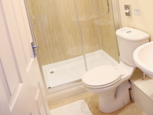 Riviera Guesthouse Shower Room