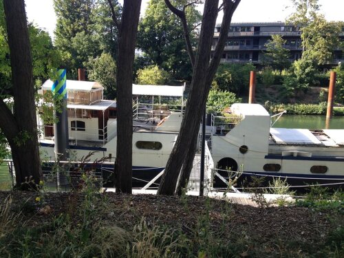 Péniche - Vue de la piste cyclable