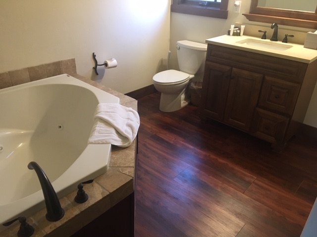 Condo-Ensuite-Deluxe-Balcony-Suite 5