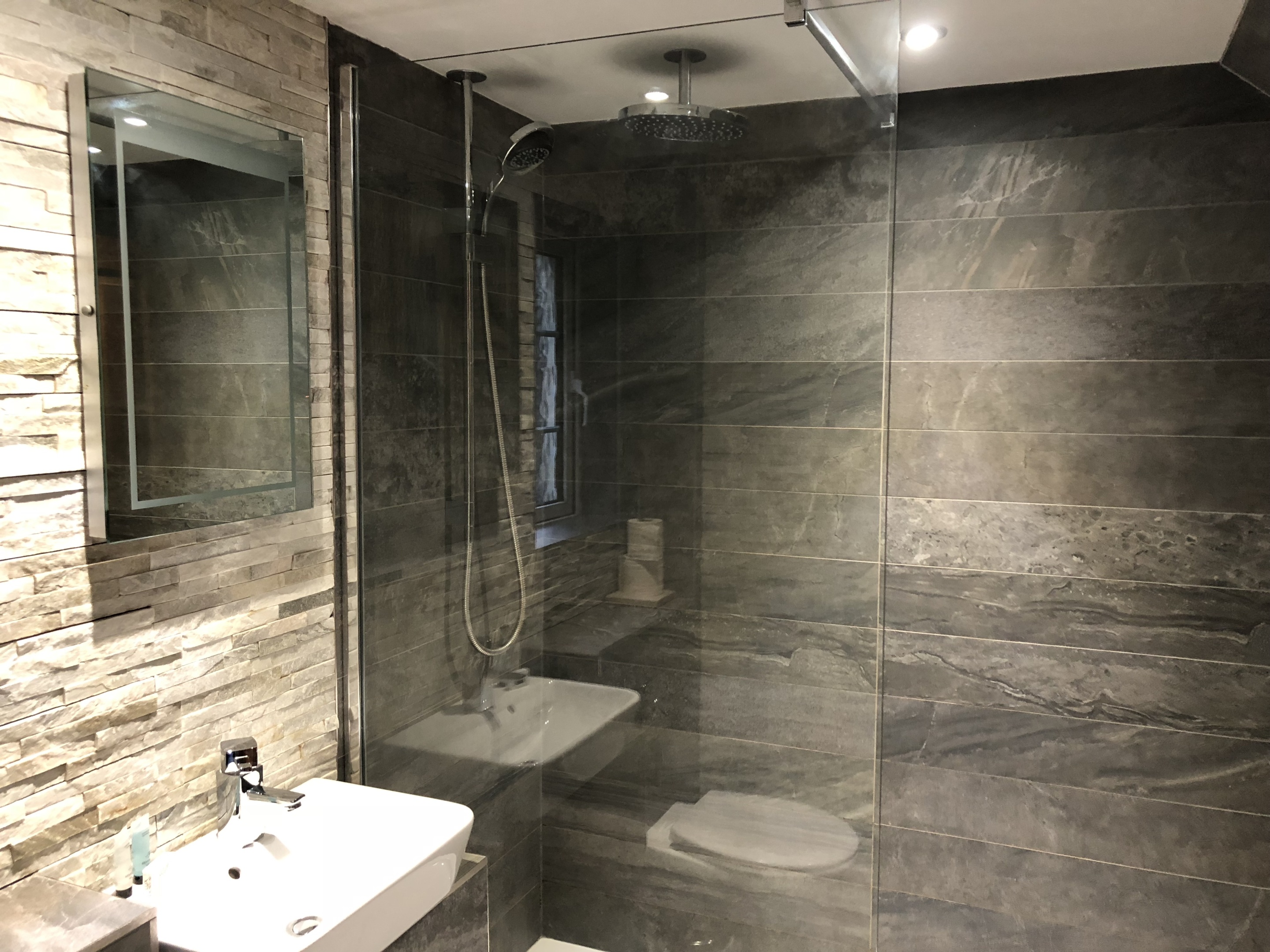 King-Comfort-Ensuite with Shower