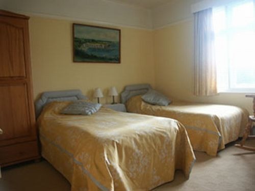 Twin room-Ensuite-Yellow Room - Twin room-Ensuite-Yellow Room