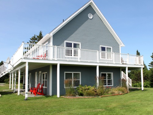 Seawind Landing Country Inn - Land's End building with 8 guest rooms