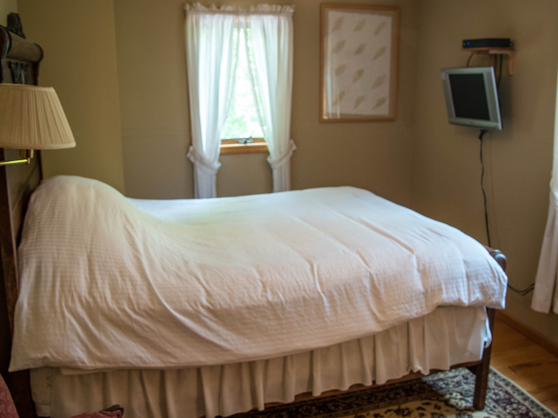 Single room-Private Bathroom-Inn 8,9 - Base Rate