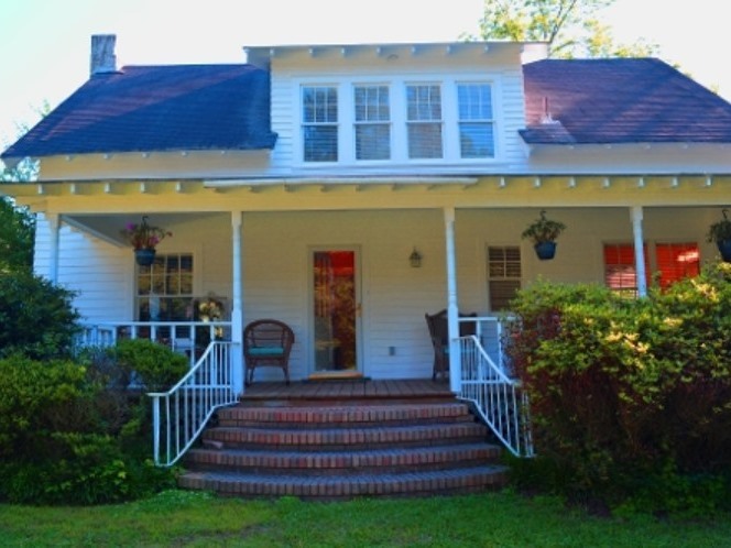 Cottage-Private Bathroom-Ivey House - Base Rate