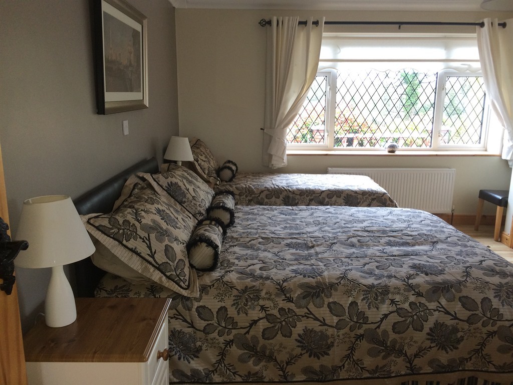 Family room-Superior-Ensuite with Shower