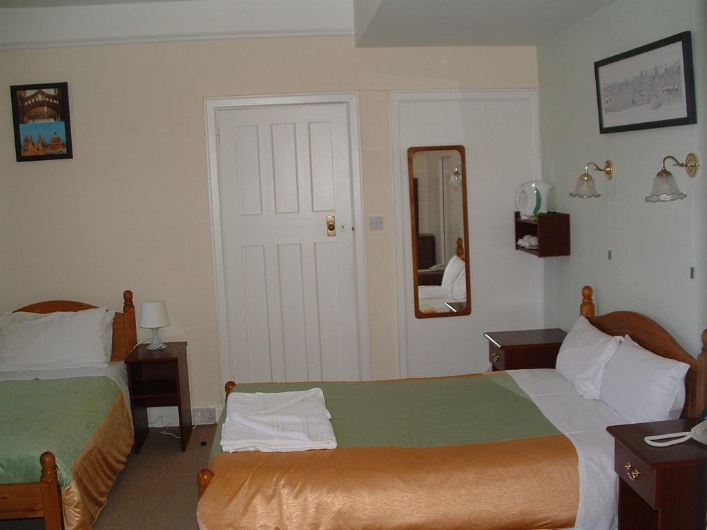 Family en-suite room-3 (Room only)
