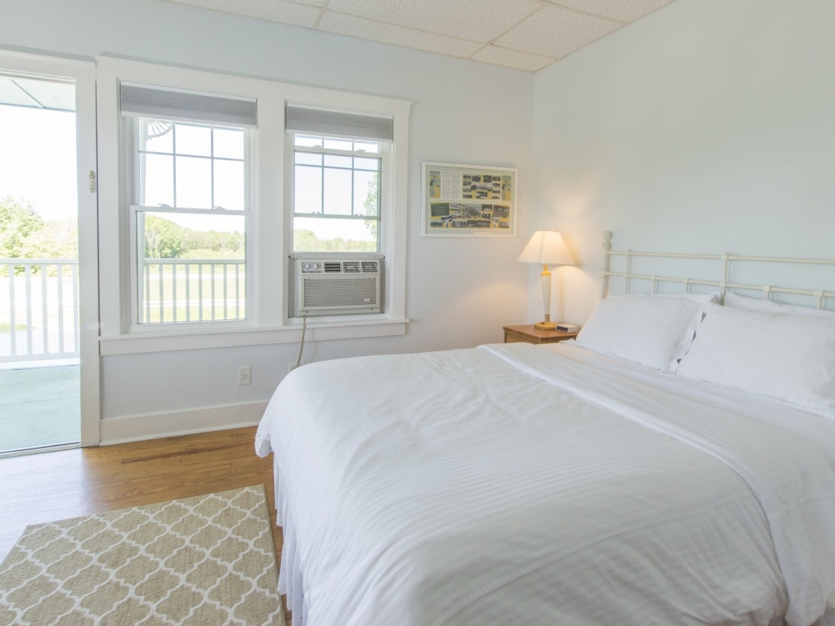 Beach House 1st Dual Bath-Suite-Private Bathroom-Suite