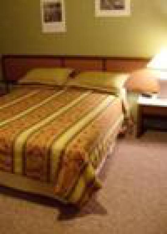 Double room-Ensuite-Standard-Queen Room 1 Bed - Base Rate
