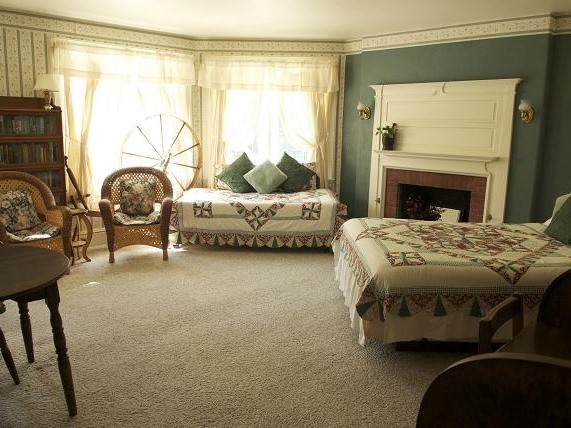 Quad room-Ensuite-Standard-#1 Touch of Home