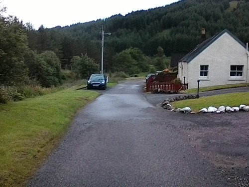 Entrance road to Clifton Cottage