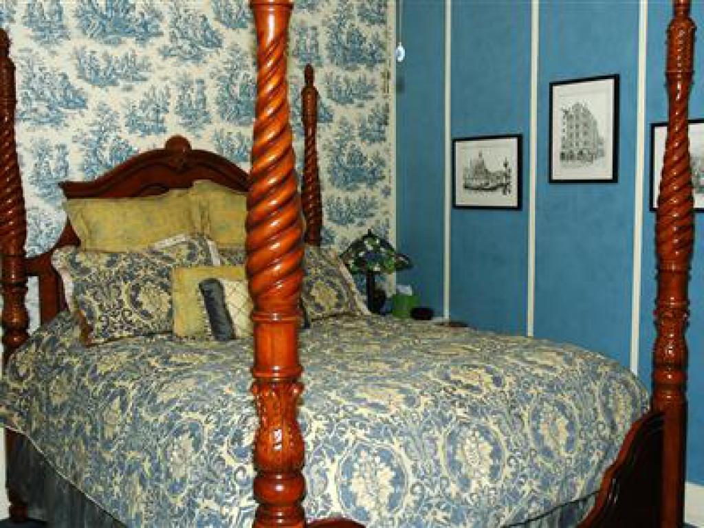 Victorian Suite