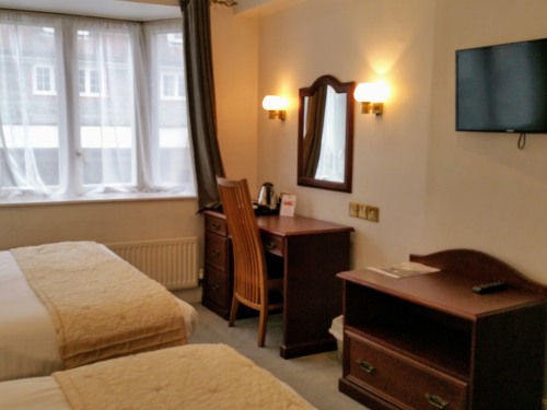 Family Room (3 persons)