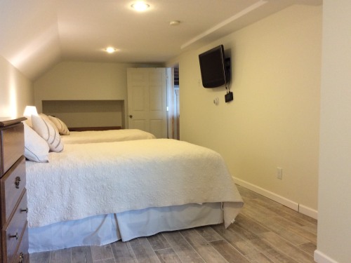 Miners Castle bedroom 2