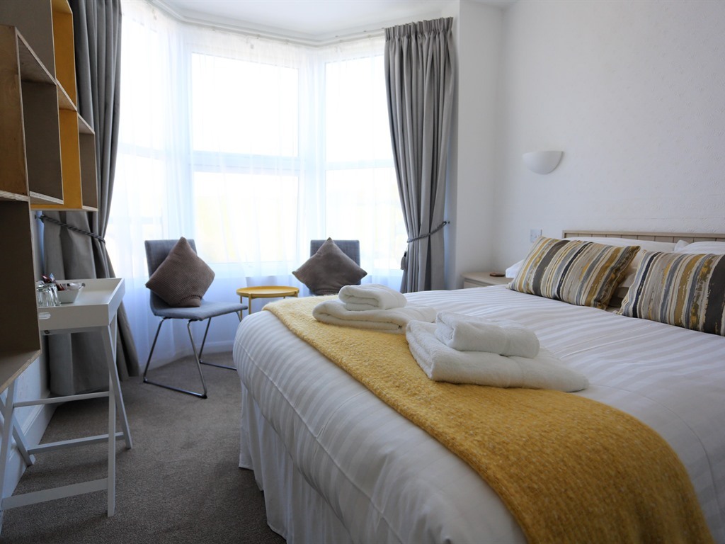 Double room-Ensuite with Shower-Coombesgate - Direct