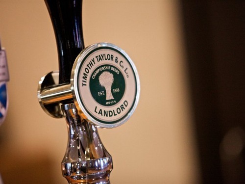 Local and famous national beers on draught and hand pull