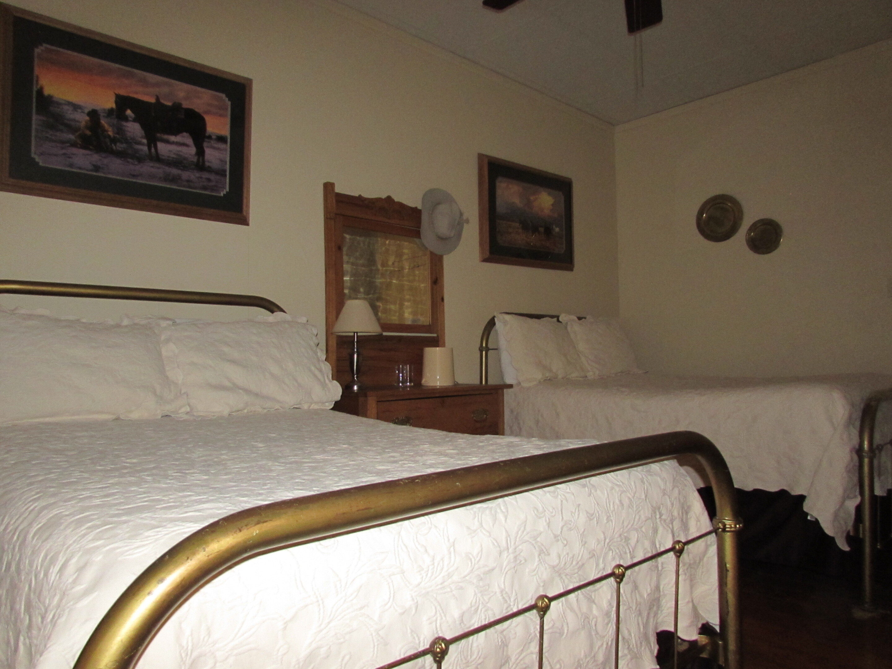 Double room-Private Bathroom-Standard-No view-Tom Horn Room - Base Rate