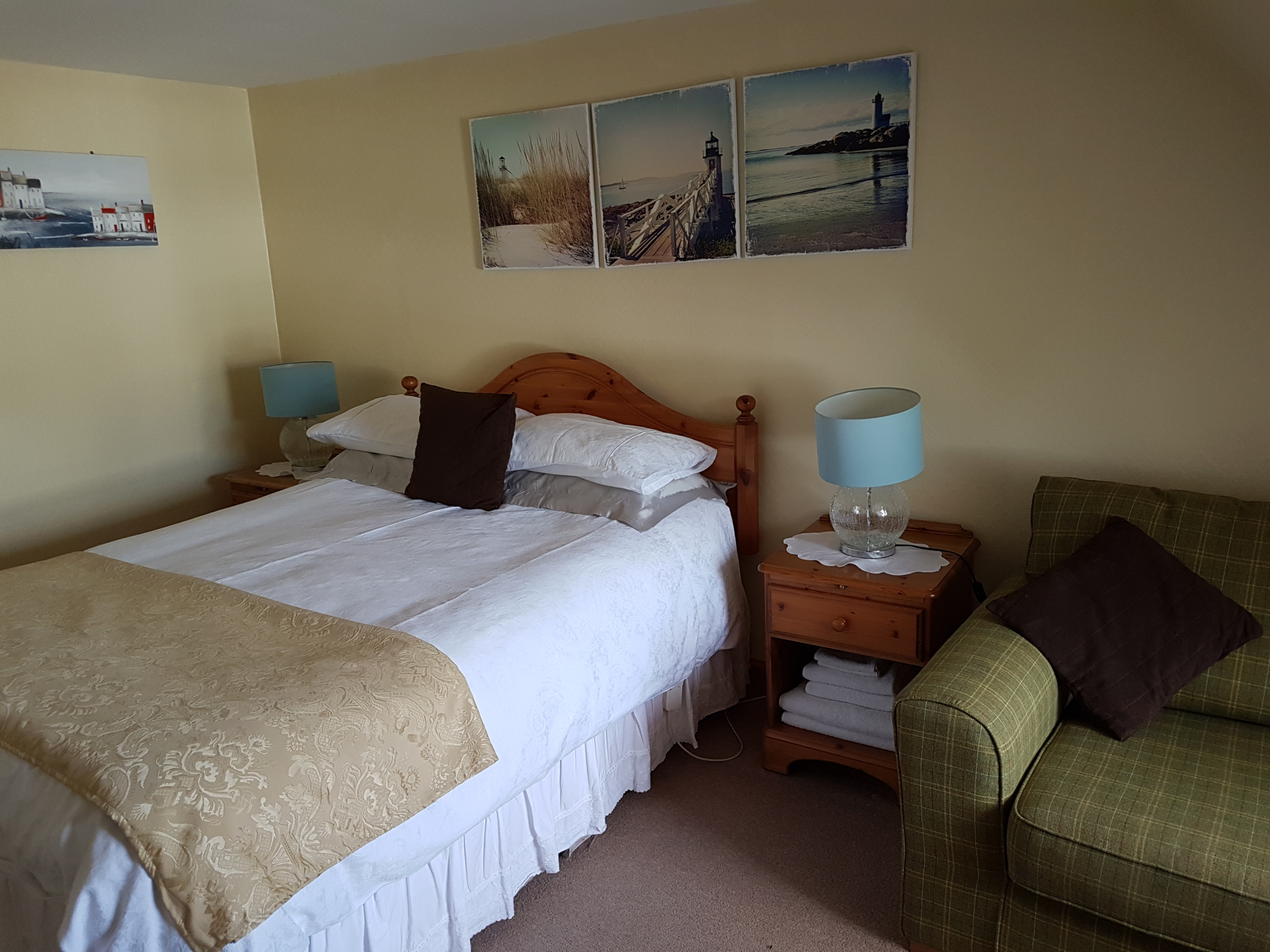 Double room-Standard-Private Bathroom-Breakfast Included