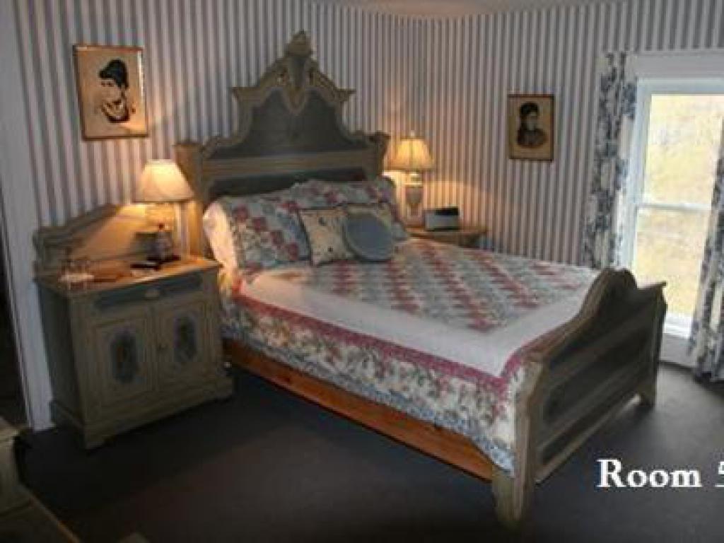 Triple room-Ensuite-Standard-Room 5