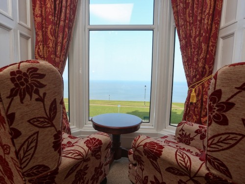 Window Seating Area with Stunning Sea View - Room 3