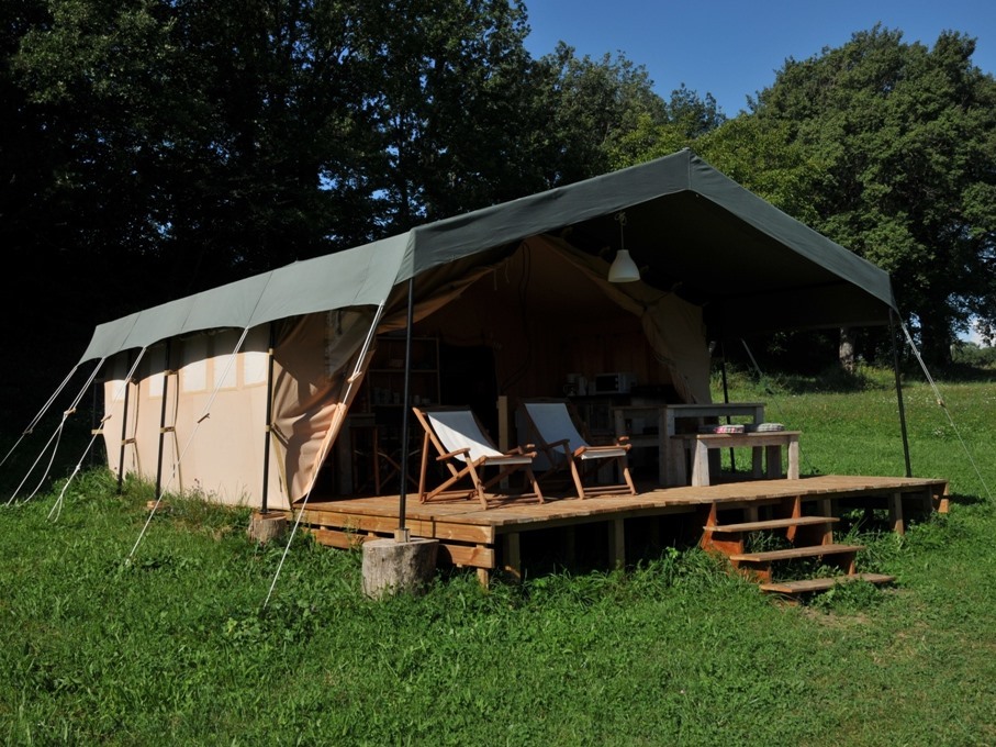 Tente Safari Lodge-Tente-Confort-Coin Sanitaire-Vue sur la campagne - Tarif de base