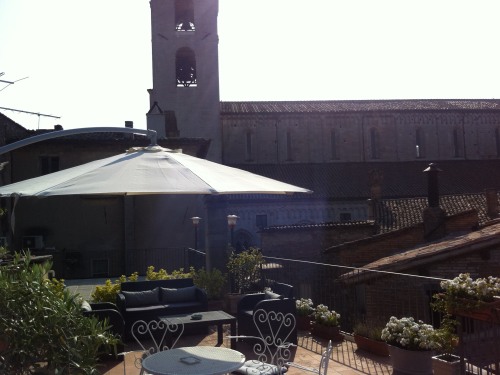 All´ombra del Duomo di Todi. La nostra terrazza panoramica