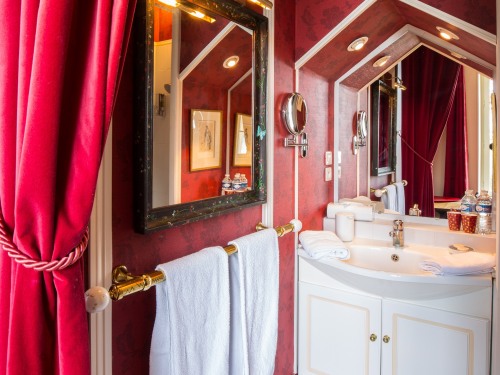 Salle de bain de la Chambre prune