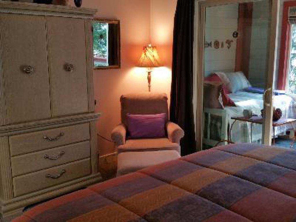 Ravens Haven-Triple room-Private Bathroom-Romantic-Ocean View - Base Rate