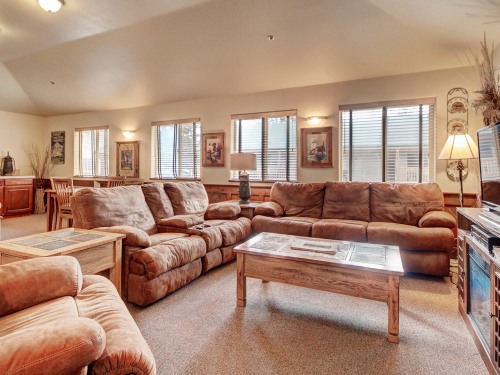 123 King Luxury Suite