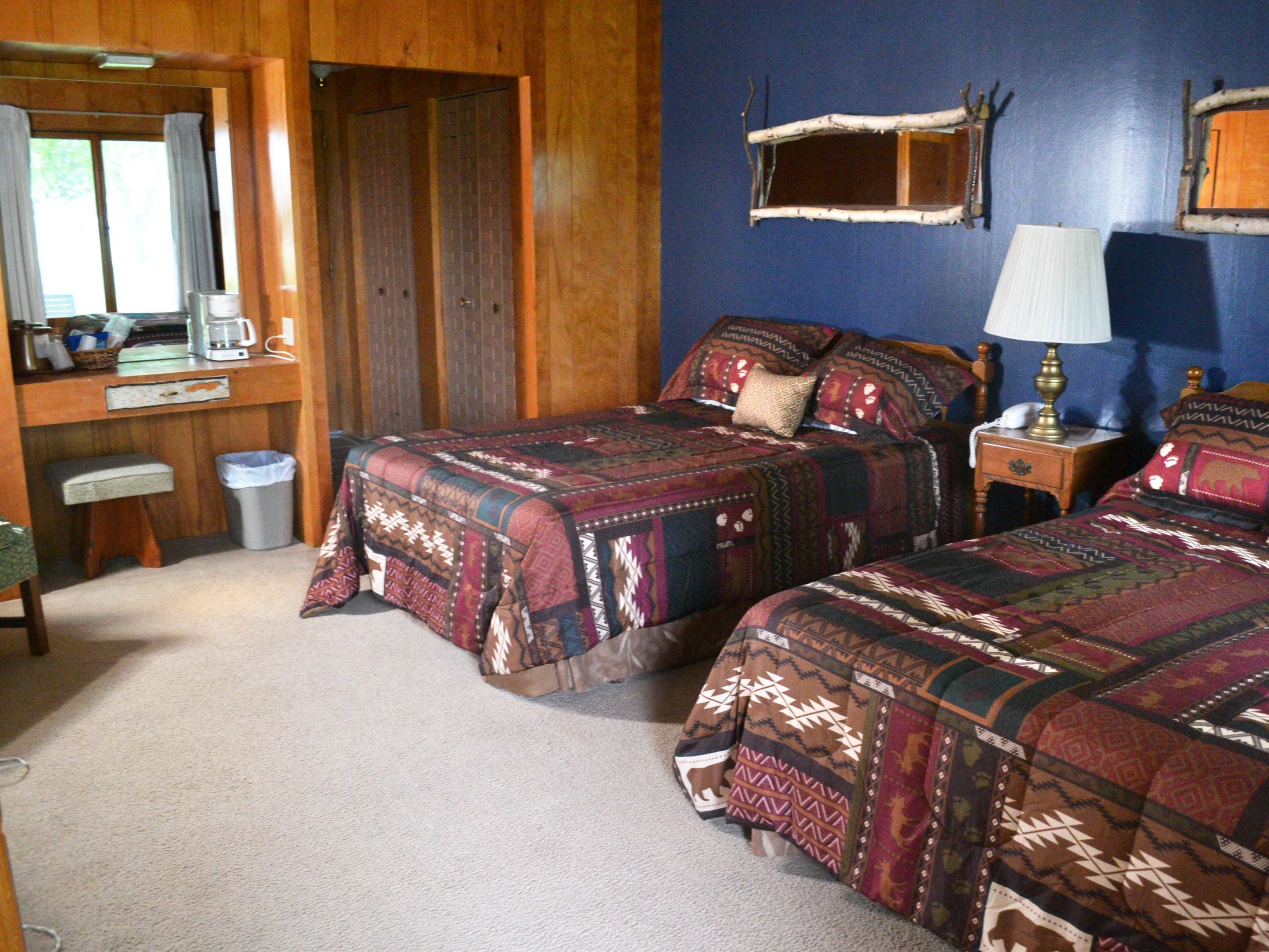 Pine Room-Quad room-Private Bathroom-Courtyard view