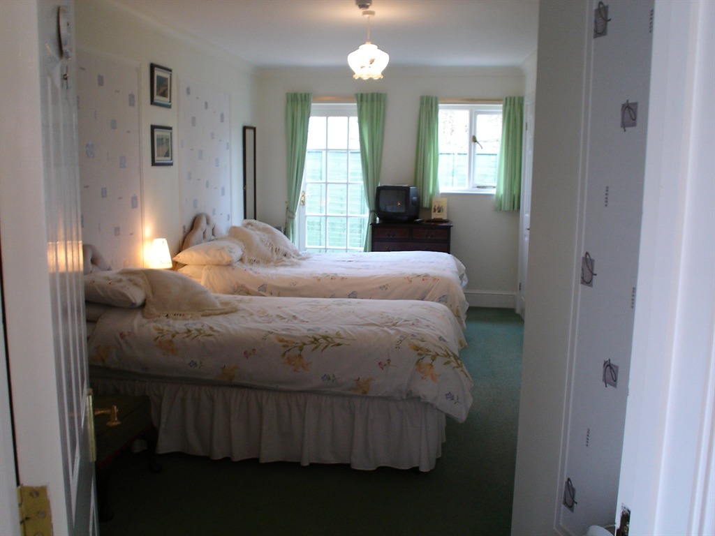Family room-Ensuite-with Patio (Sleeps 3) - Base Rate