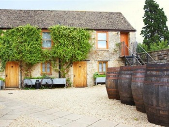 The Red Lion - The Red Lion, Cricklade | Exterior view of our accommodation