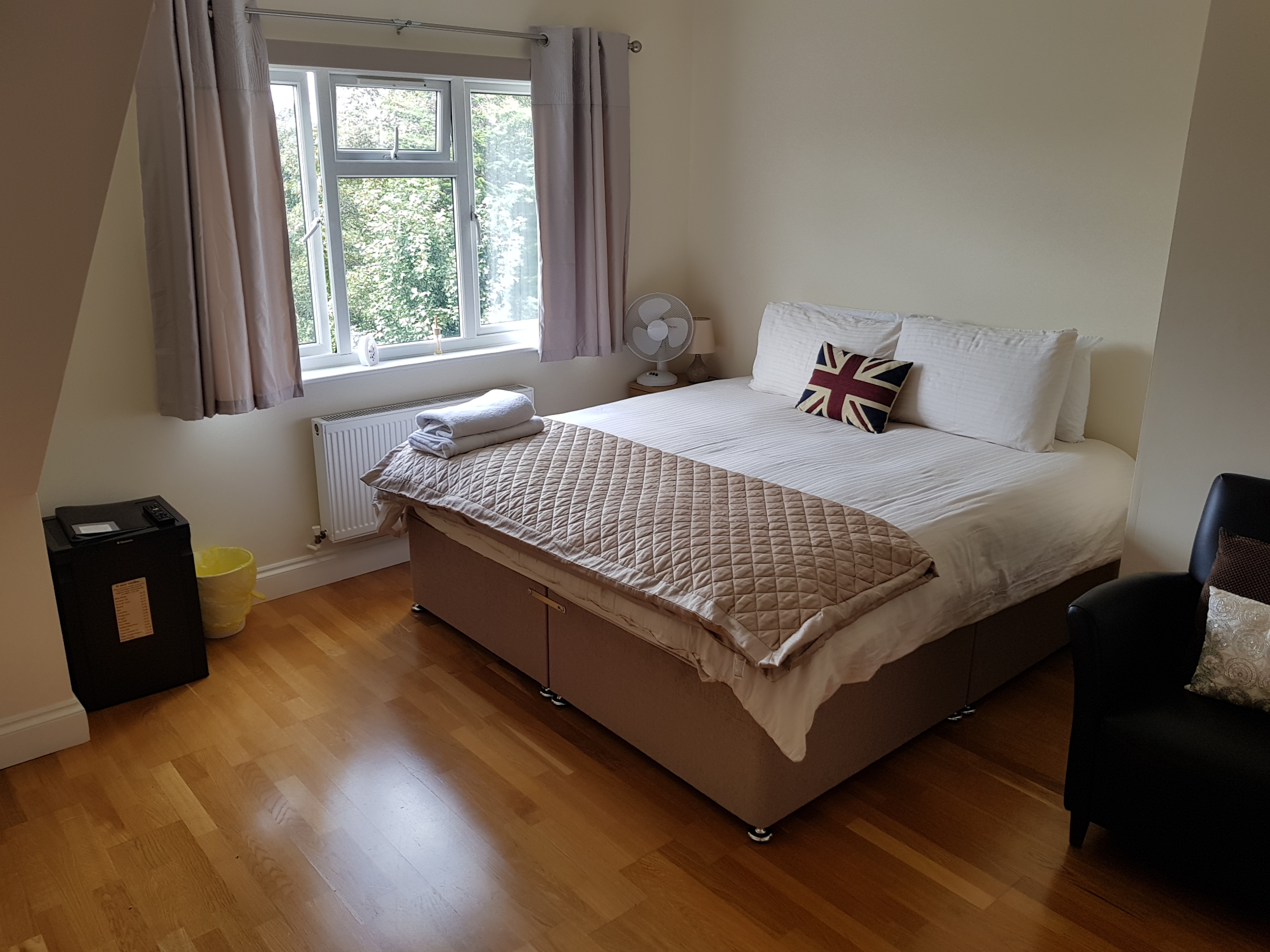 Double room-Deluxe-Shared Bathroom-Garden view - Base Rate