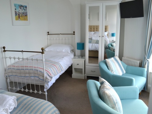 Room 3 Single Bed & Seating Area