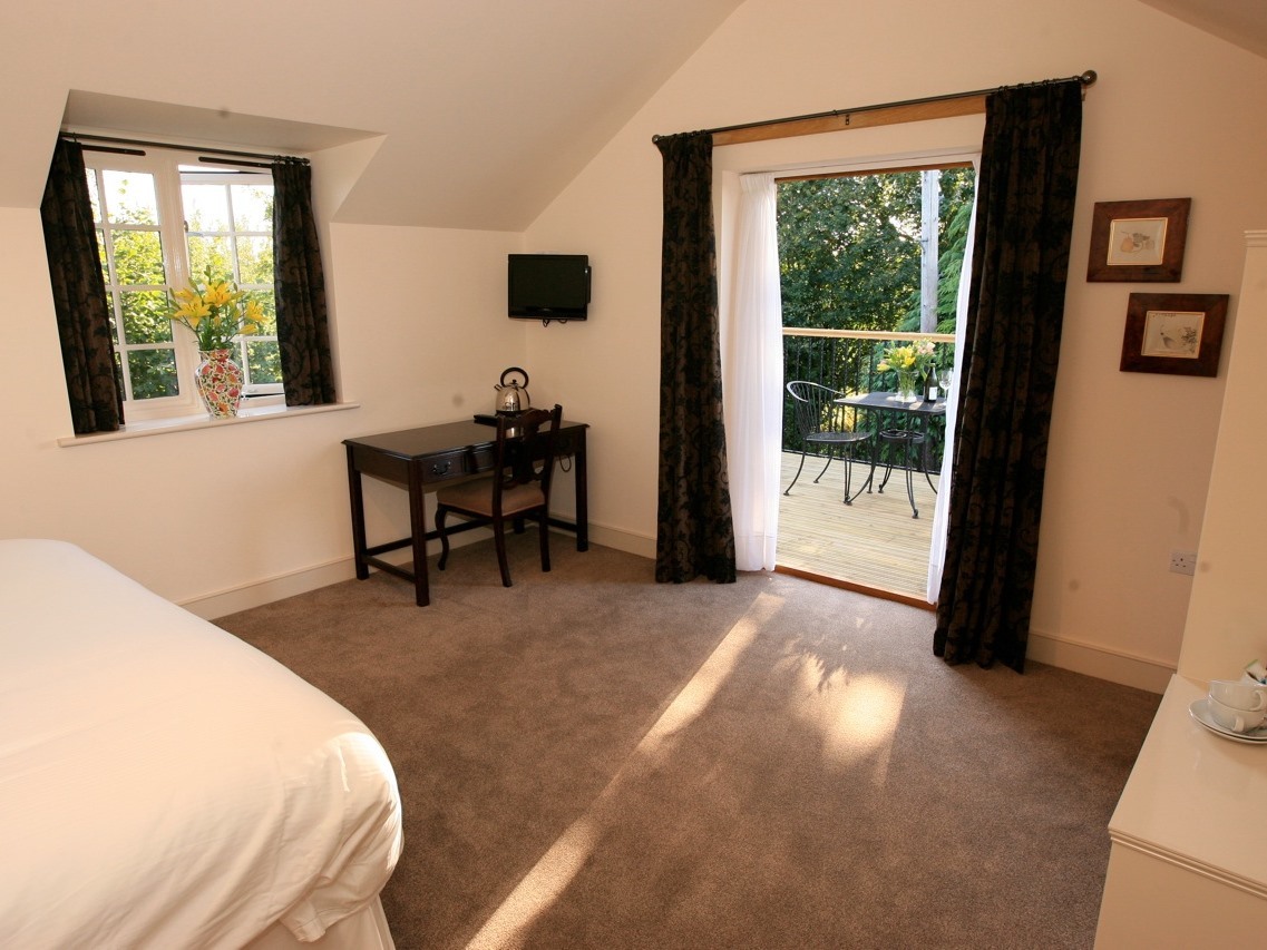 Deluxe-Triple room-Ensuite-Terrace-Countryside view